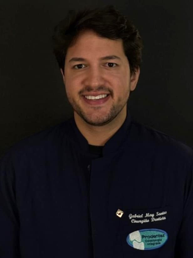 Retrato profissional do Dr. Gabriel May dos Santos