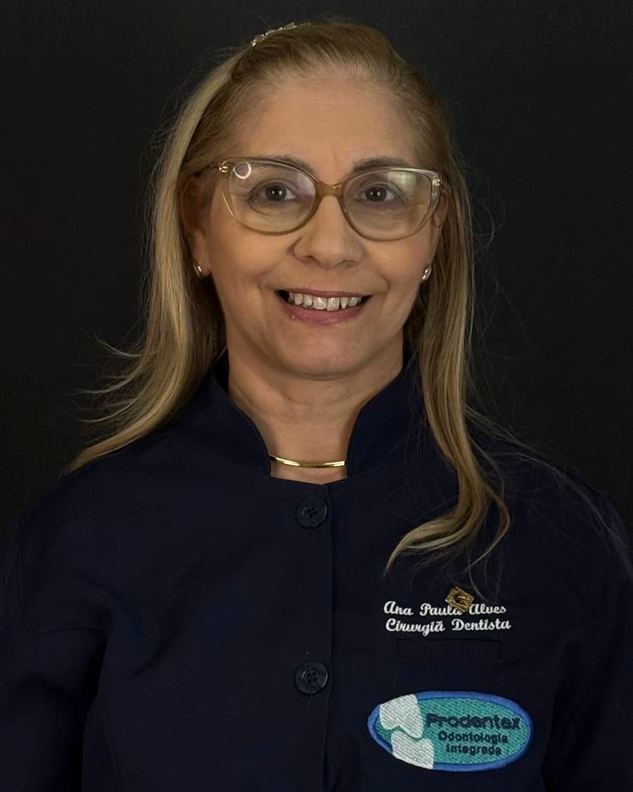 Dra. Ana Paula Alves, especialista em Ortodontia e Ortopedia Funcional, na Prodentex, em Joinville